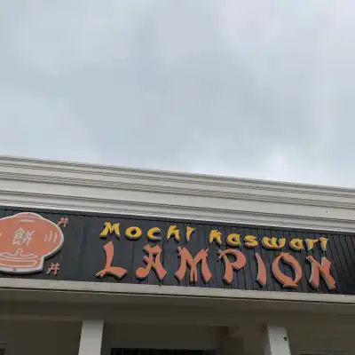 Mochi Kaswari "Lampion"