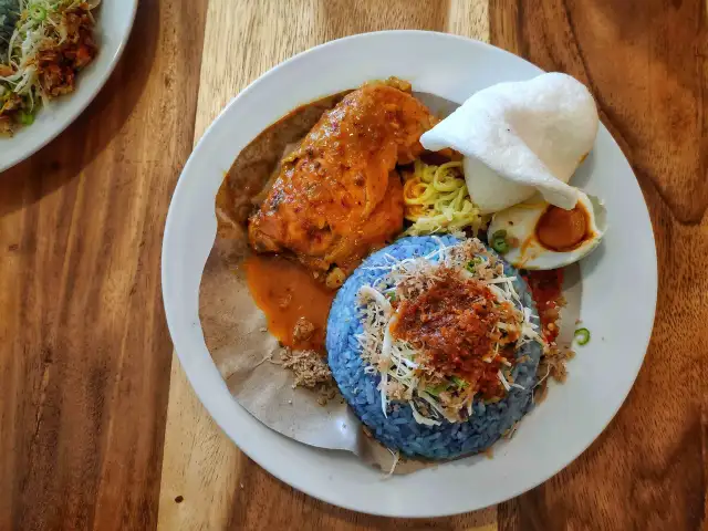 Nasi Kerabu Meksom