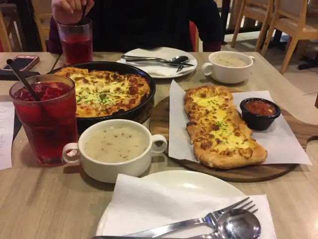 Pizza Hut Food Photo 13