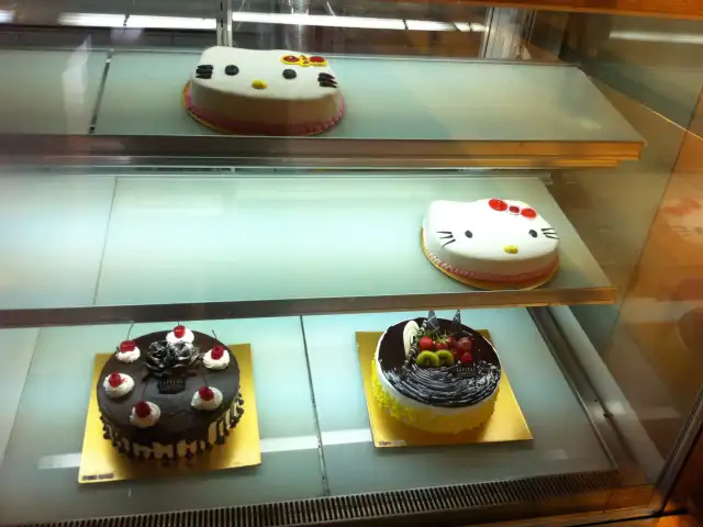 Gambar Makanan Capital Bakery & Cake 17