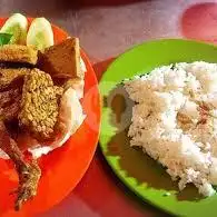 Gambar Makanan Pecel Lele Lamongan Mas Khomari, Raya Pekapuran 4