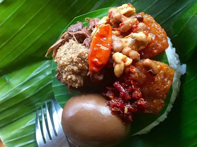 Warung Ayam Goreng Bacem Mbok Sum