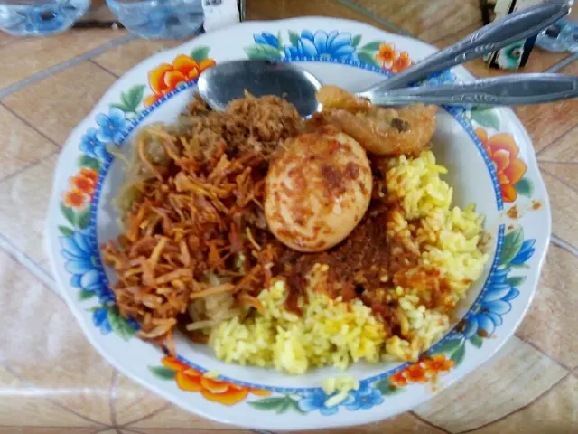 Gambar Makanan Nasi Kuning Avon 2