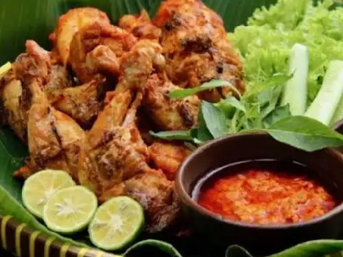 Ayam Lalapan Kendi Emas, Mt Haryono