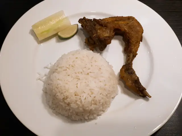 Gambar Makanan Ayam Goreng Asli Pemuda 9