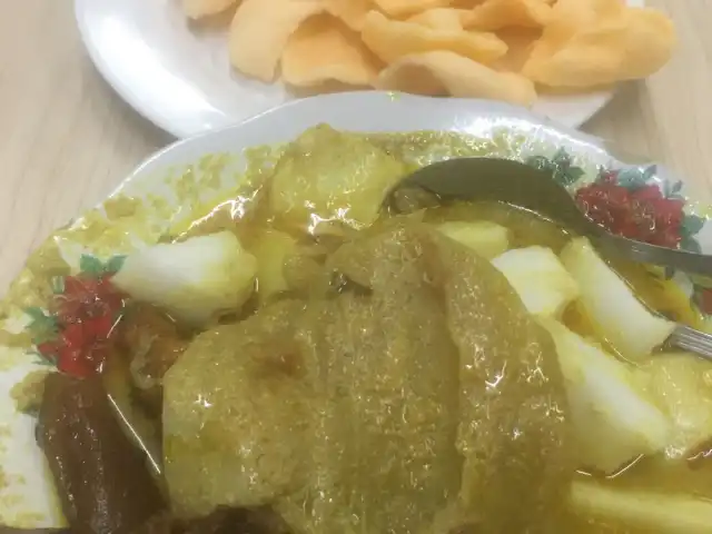 Gambar Makanan Ketupat Sayur Mandala 7