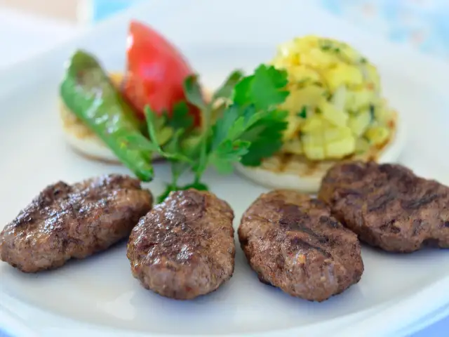 Beyoğlu Köftecisi'nin yemek ve ambiyans fotoğrafları 1