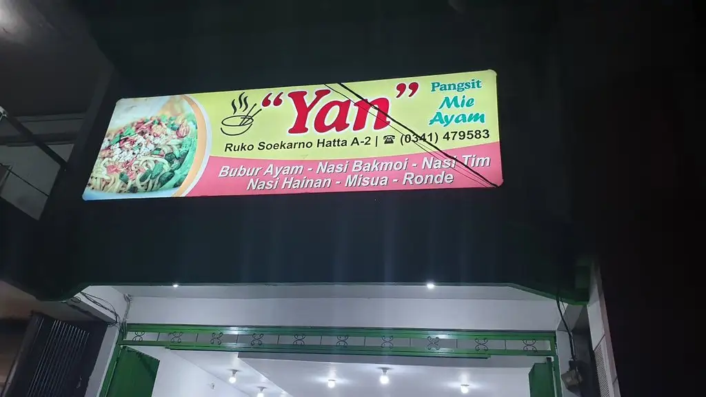 "Yan" Pangsit Mie dan Bubur