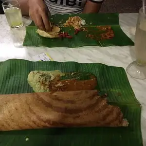 Raj&apos;s Banana Leaf Food Photo 10