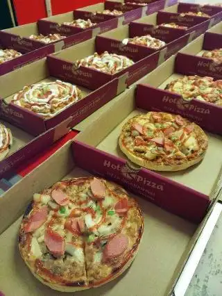 Hot pizza-chemor Food Photo 2