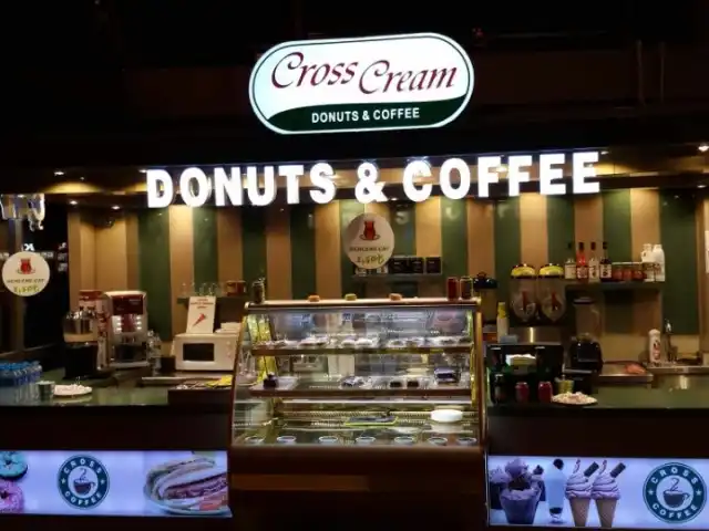 CROSS CAFE - DONUTS&COFFEE'nin yemek ve ambiyans fotoğrafları 14