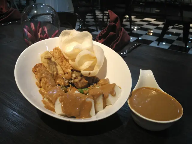 Gambar Makanan Rama Rama Dine & Lounge - Grand Darmo Suite 7