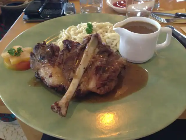 Gambar Makanan Roland's German Resto 2