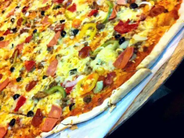 Calda Pizza Food Photo 6