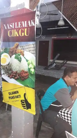 Nasi Lemak Cikgu Senawang