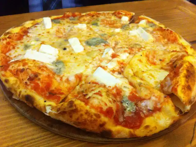 Pizza İl Forno'nin yemek ve ambiyans fotoğrafları 24