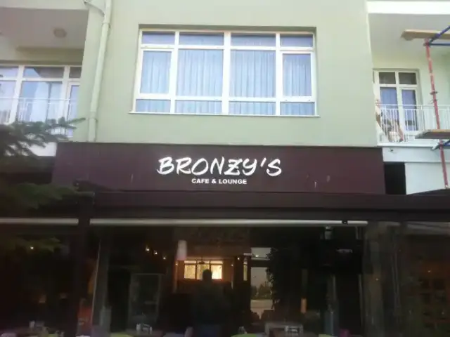 Bronze Cafe Lounge