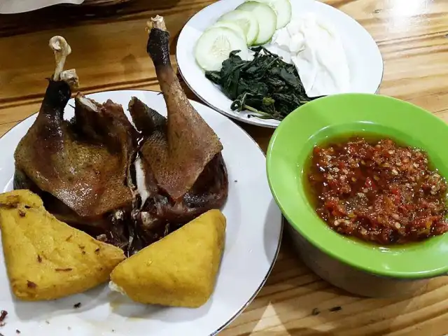 Gambar Makanan Bebek Goreng H. Slamet 3