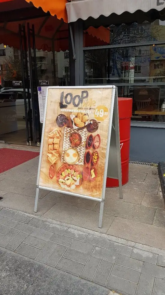 Loophole Booze Bite & Fun'nin yemek ve ambiyans fotoğrafları 35