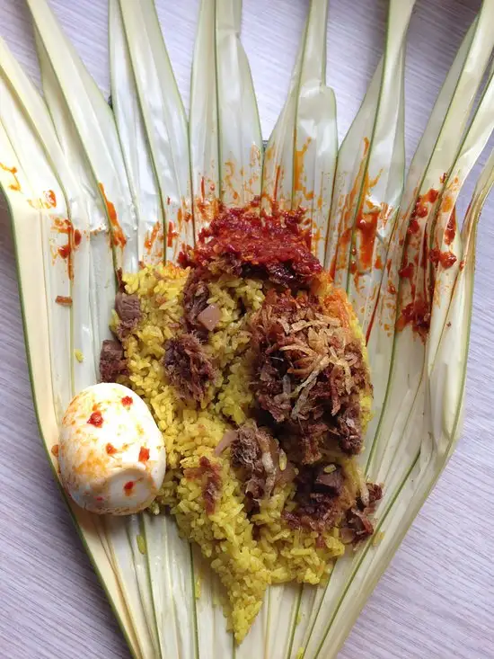 Gambar Makanan Rumah Makan Nasi Kuning Saroja Manado 6