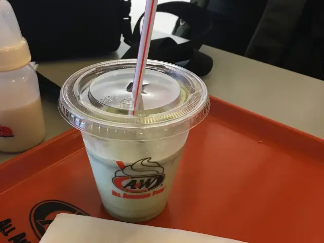 Gambar Makanan A&W Bandara Juanda 34