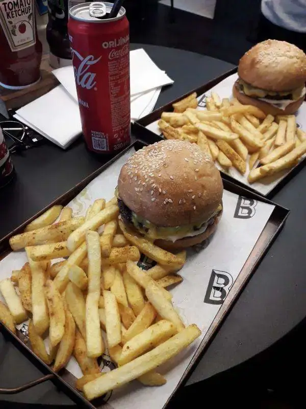 Brox Burger & More'nin yemek ve ambiyans fotoğrafları 8