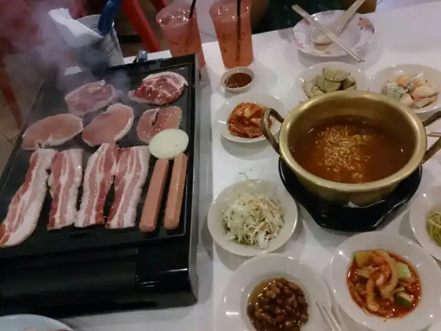 돈돼지 삼겹살 Don Dwae Ji Sam Gyeob Sal Unlimited Refillable Korean BBQ Food Photo 14