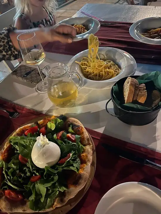 Ristorante İtaliano Trastevere'nin yemek ve ambiyans fotoğrafları 2