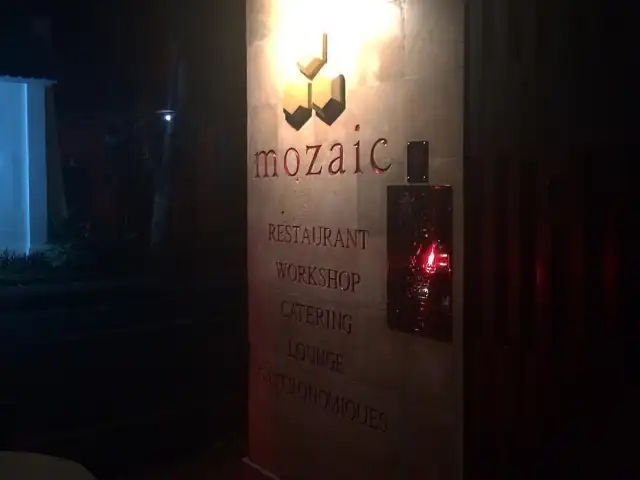 Gambar Makanan Mozaic Fine Dining Restaurant and Lounge 3