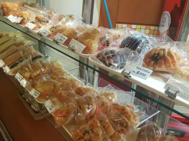 Gambar Makanan Xenia Bakery 17