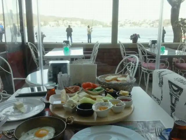 La Blanche Cafe & Restaurant'nin yemek ve ambiyans fotoğrafları 4