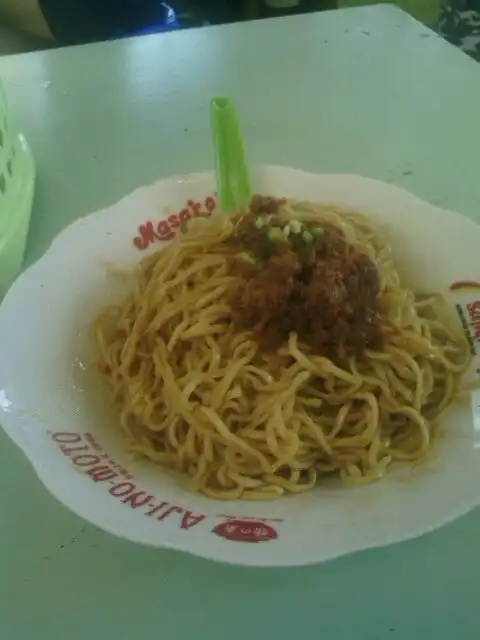 Mie Pangsit Kamboja