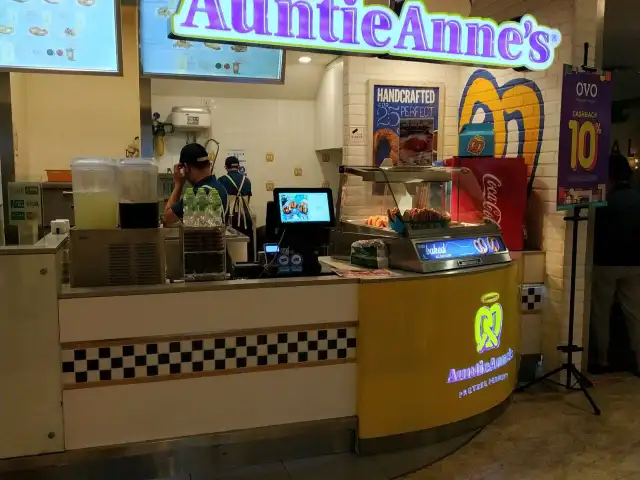 Gambar Makanan Auntie Anne's 19