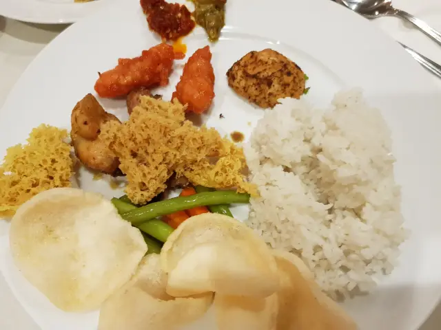 Gambar Makanan Kemangi Restaurant - Hotel Santika 5