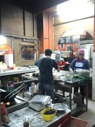 kedai makan NZ Corner mutiara magna