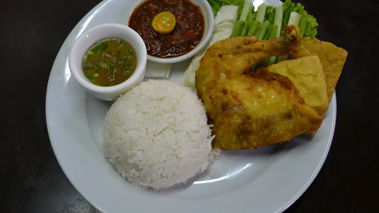 Fatihah Nasi Ayam Marvellous @ D'Mawar Cafe