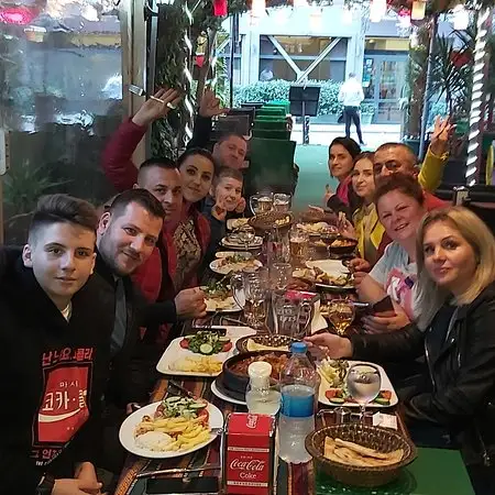 Green Garden Restaurant Cafe'nin yemek ve ambiyans fotoğrafları 30