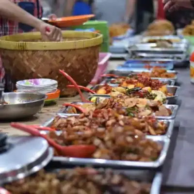 Nasi Uduk Ibu Sum