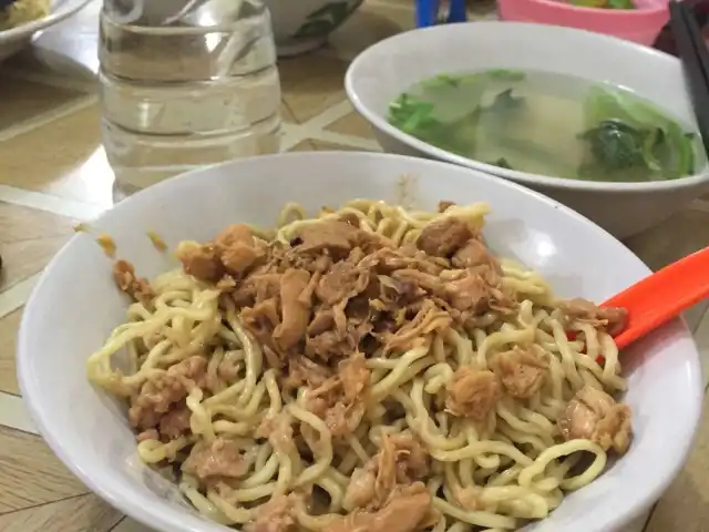 Gambar Makanan Bakmi Aloi 10