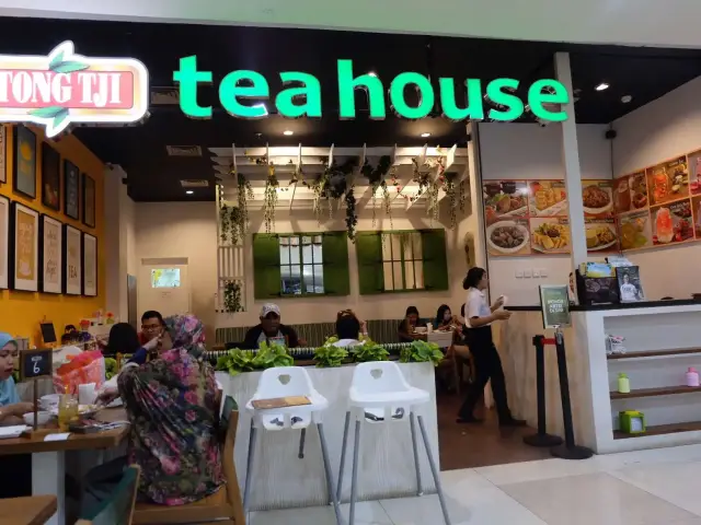 Gambar Makanan Tong Tji Tea Bar 14