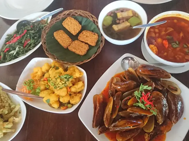 Gambar Makanan Leuit Ageung 15