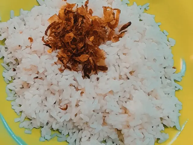 Nasi Uduk & Ayam Goreng Lahap