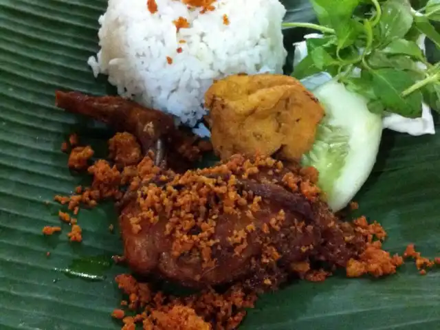 Gambar Makanan Bebek Goreng Kremes Monggo 13