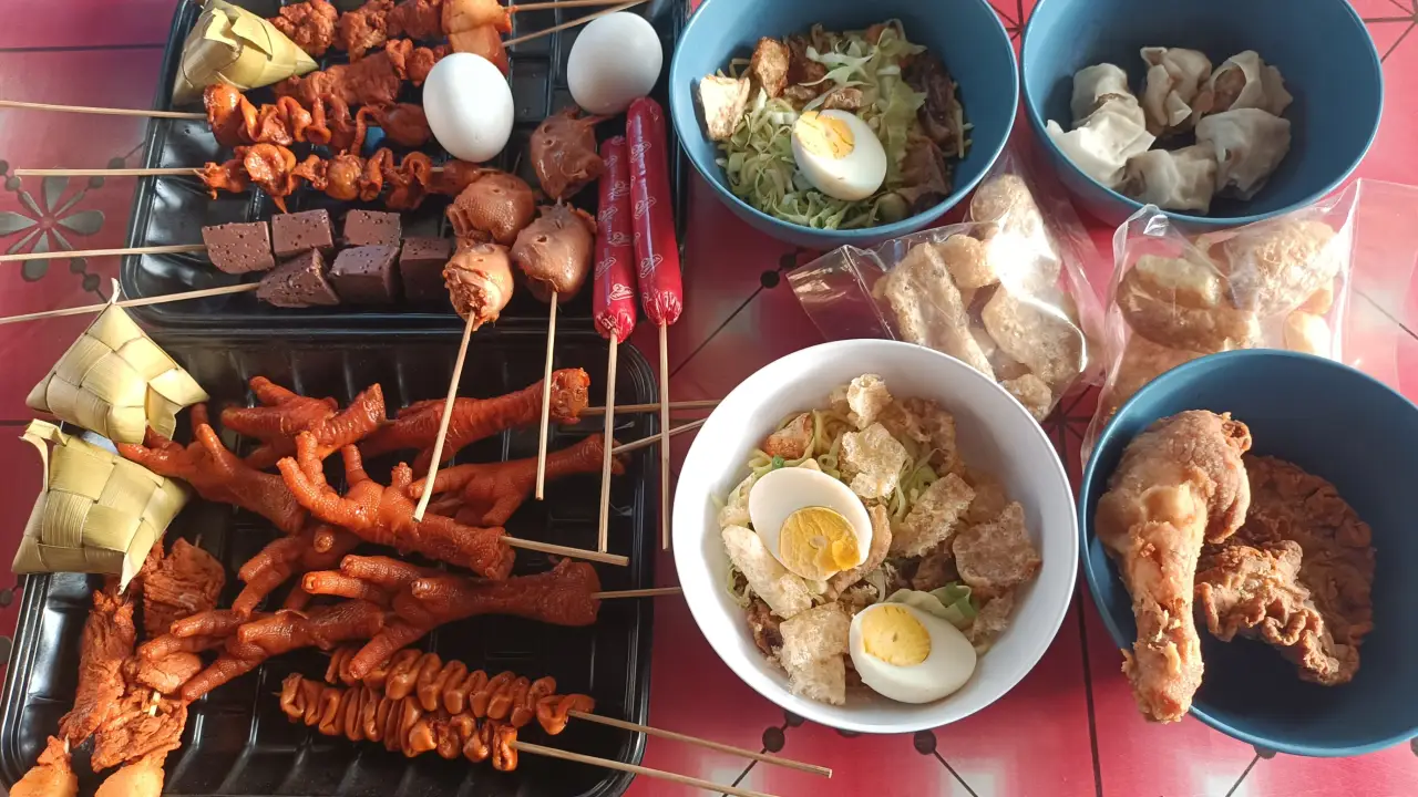 3k Batchoy BBQ, Ginabot & Fry Chicken Station