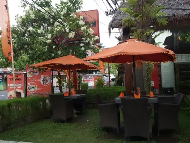 Gambar Makanan Garden Restaurant 7