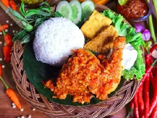 Ayam Penyet Mpok Neng , Rawa lumbu