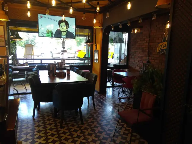 Meşhur Sarıyer Börekçisi Talip Han & Cafe'nin yemek ve ambiyans fotoğrafları 3