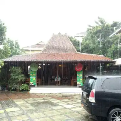 RM. Kebon Ndelik Bausasran