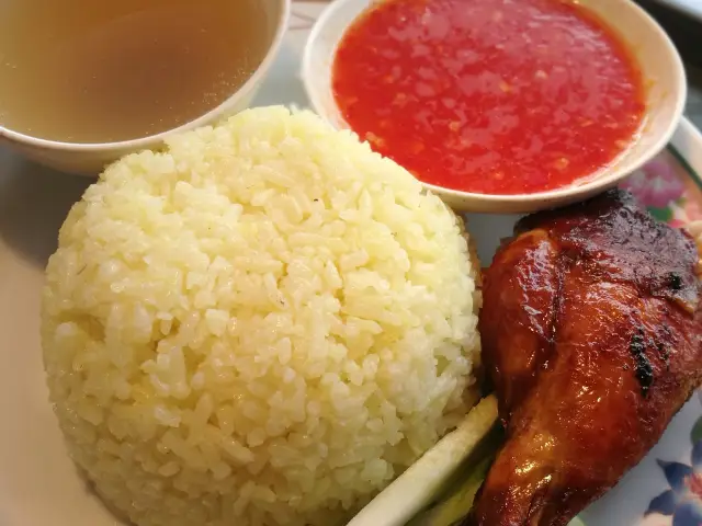 Nasi Ayam Lejen Kak Ajue