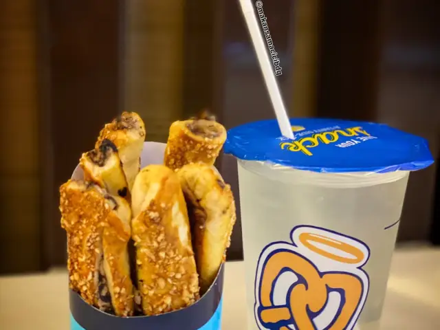 Gambar Makanan Auntie Anne's 5